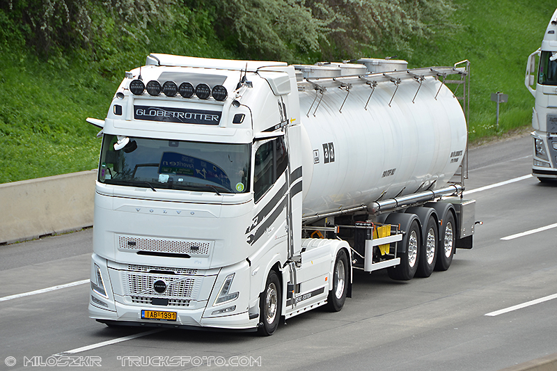 Volvo FH Aero_GK Liquid Transport_5255.JPG