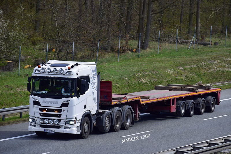 _DSC3539 POWER TRANS-crop-SCANIA R NG.JPG