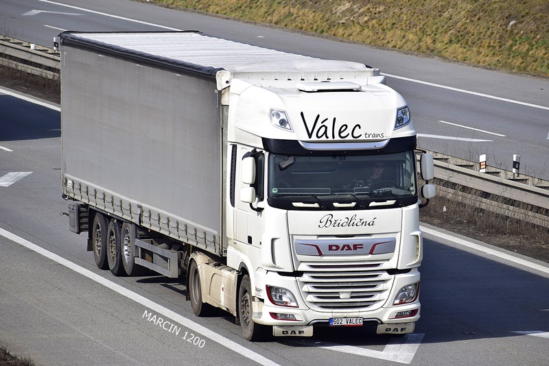 _DSC2427 VALEC TRANS-crop-DAF XF 106 II.JPG