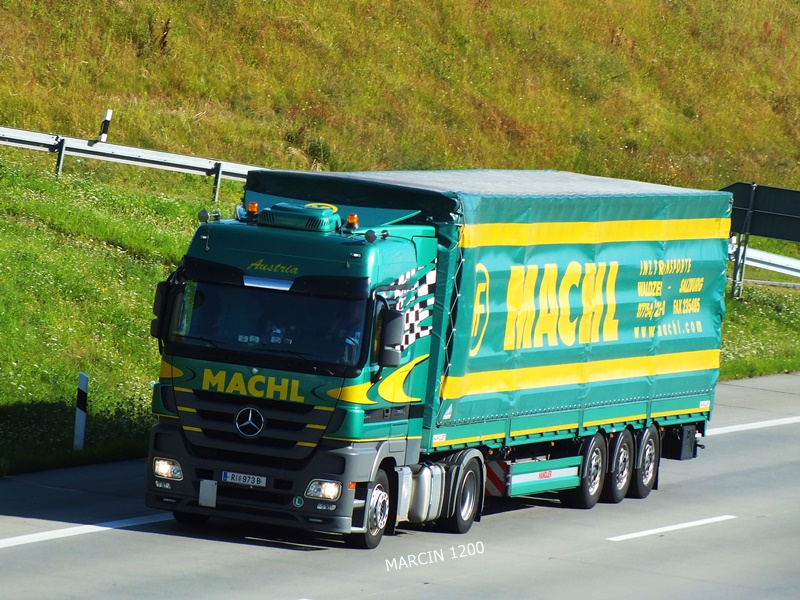 DSCF6916-crop-MACHL-Mercedes-Benz Actros MP3.jpg