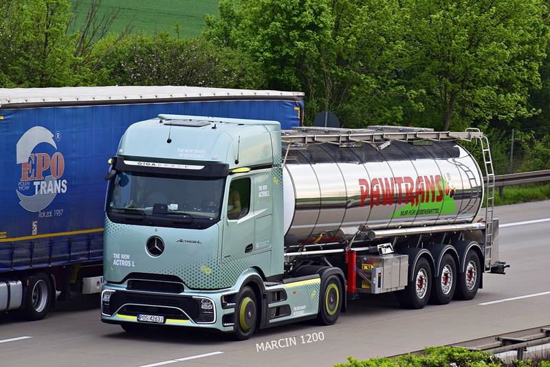 _DSC5459-crop-PAWTRANS-Mercedes-Benz ActrosL ProCabin.JPG