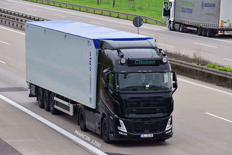 _DSC5557-crop-CLAUSEN-VOLVO FH AERO.JPG