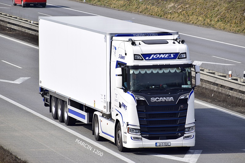 _DSC2643 JONES-crop-SCANIA S580 V8.JPG