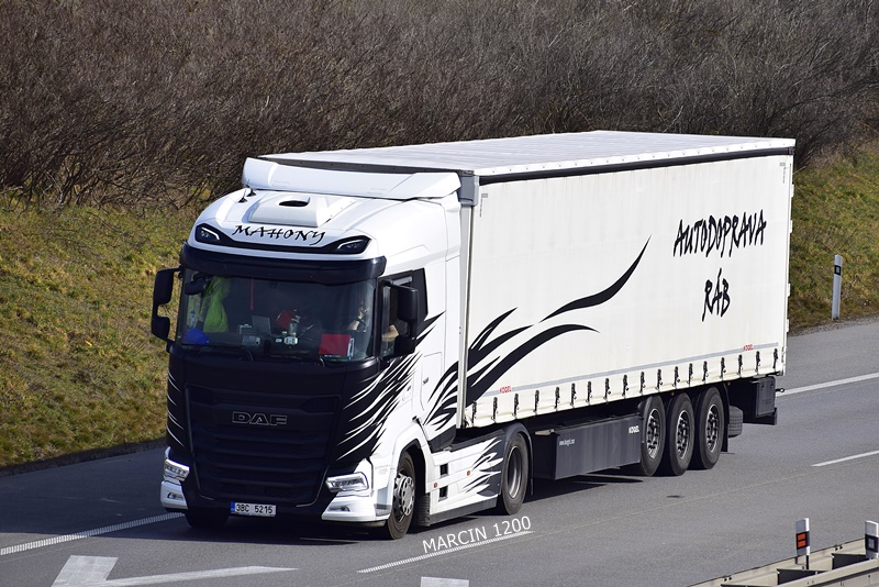 _DSC2604 AUTODOPRAVA RAB MAHONY-crop-DAF XG.JPG