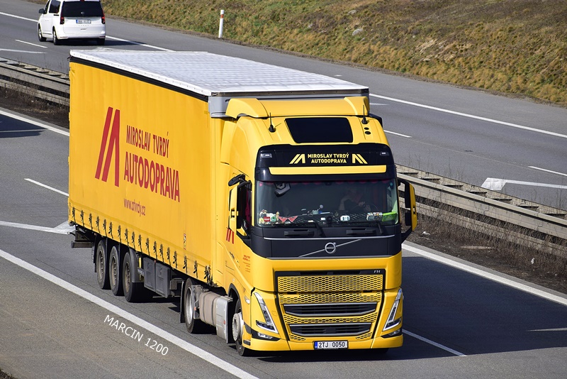 _DSC2435 MIROSLAV TVRDY AUTODOPRAVA-crop-VOLVO FHV.JPG