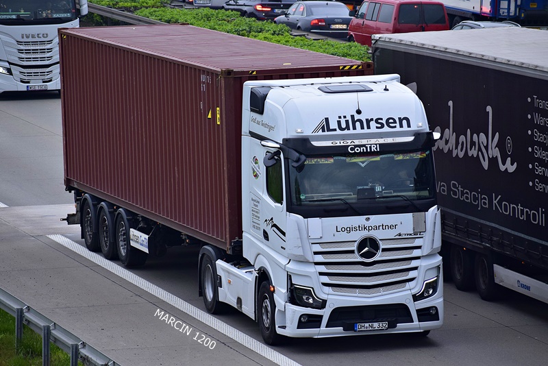 _DSC3831 LUHRSEN-crop-ActrosL MPV.JPG