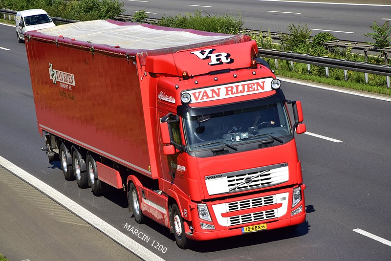 _DSC4552-crop-VAN RIJEN-VOLVO FH III.JPG