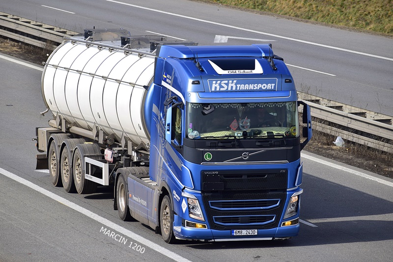 _DSC2540 KSK TRANSPORT-crop-VOLVO FHIV.JPG