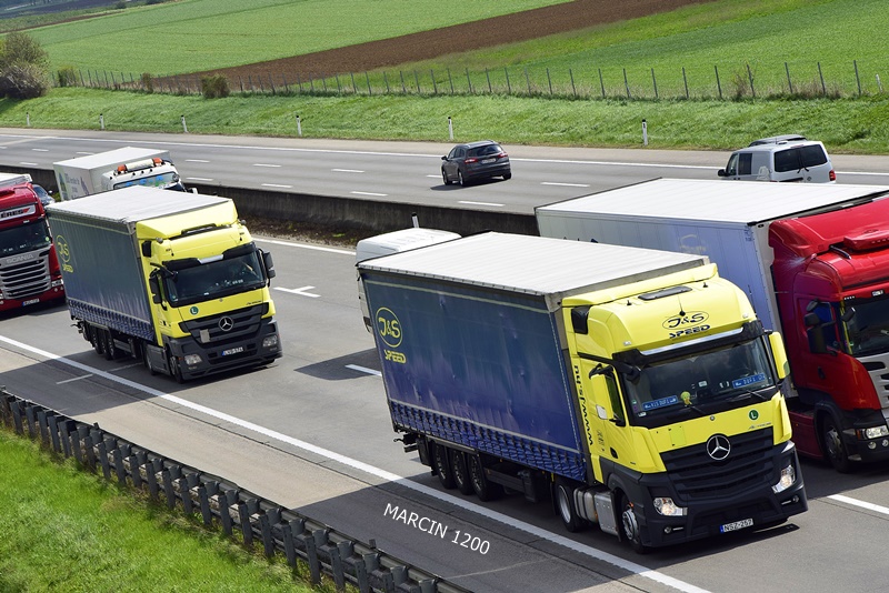_DSC2931-crop-J&S SPEED-ACTROS MPIII-MPIV.JPG