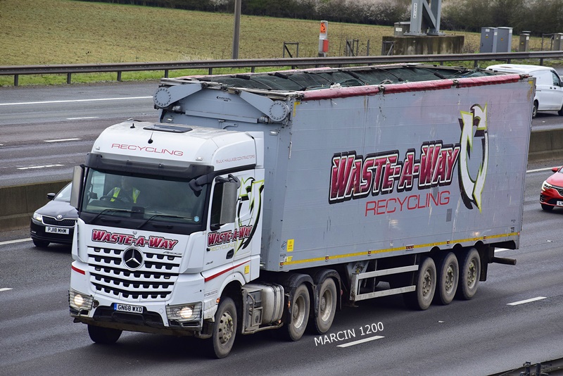 _DSC0322-crop-Waste-A-Way Recycling-MERCEDES AROCS.JPG