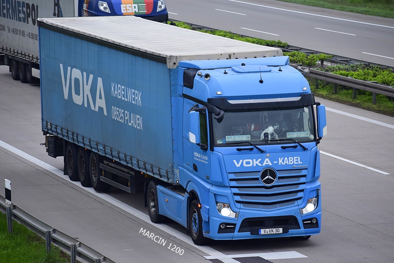 _DSC3841 VOKA-KABEL-crop-ACTROS MPIV.JPG