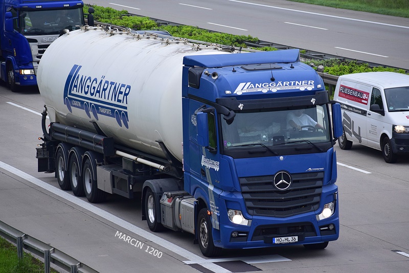 _DSC3842 LANGGARTNER-crop-ACTROS MPIV.JPG