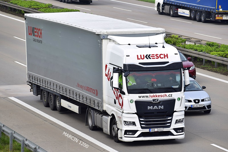 _DSC4427 LUKKESCH-crop-MAN TGX II.JPG