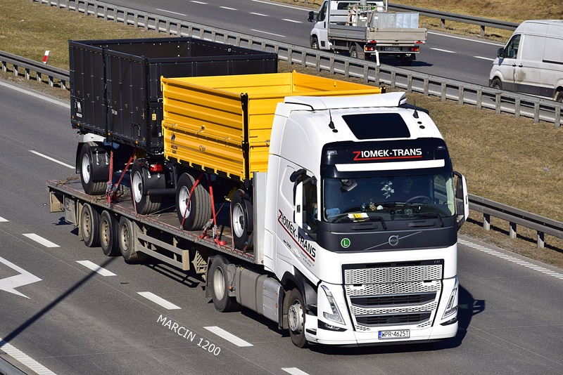 _DSC1995 ZIOMEK-TRANS-crop-VOLVO FHV.JPG