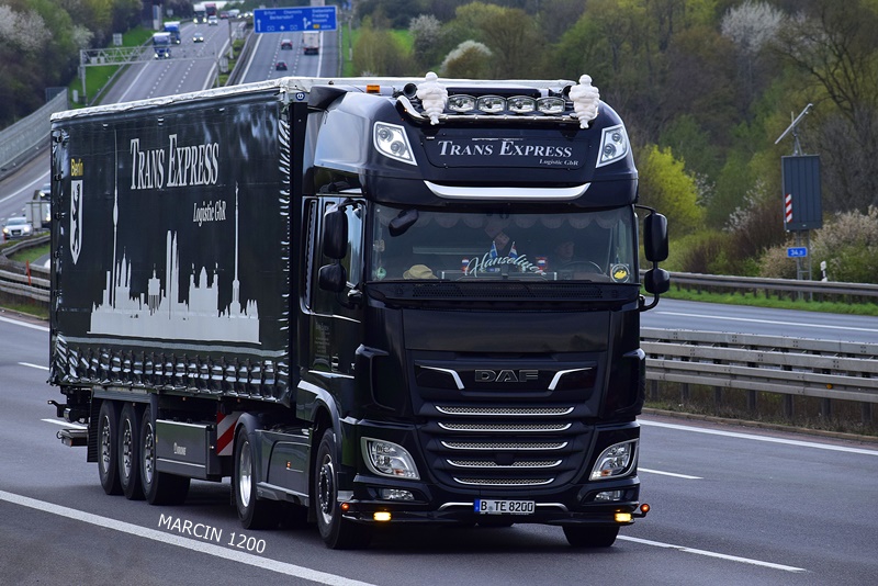 _DSC1164 TRANS EXPRESS-crop-DAF XF 106 II.JPG