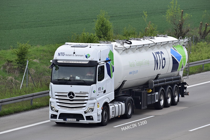 _DSC3998 NTG-crop-Mercedes-Benz ActrosL MP5.JPG