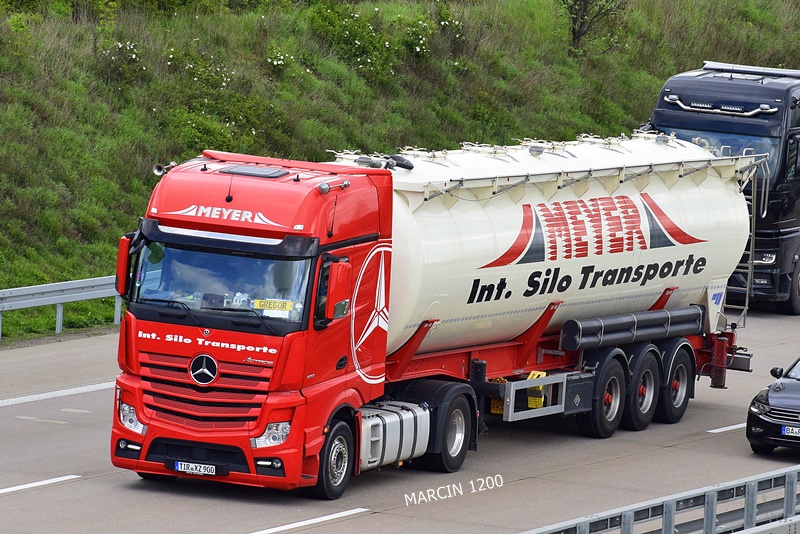 _DSC1667 MEYER-crop-ACTROS MPIV.JPG