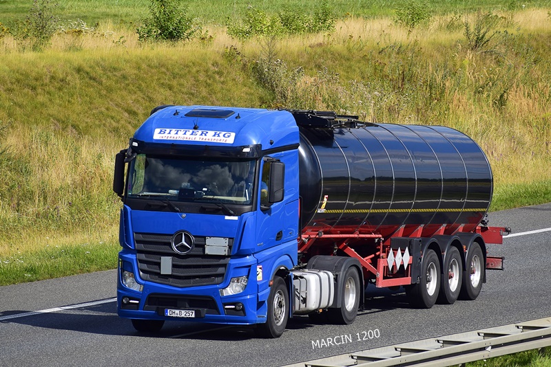 _DSC00011 (1484)-crop-BITTER KG-Mercedes-Benz Actros MP4.JPG