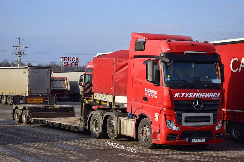 _DSC9883-crop-K.Tyszkiewicz-Mercedes-Benz Actros MP4.JPG