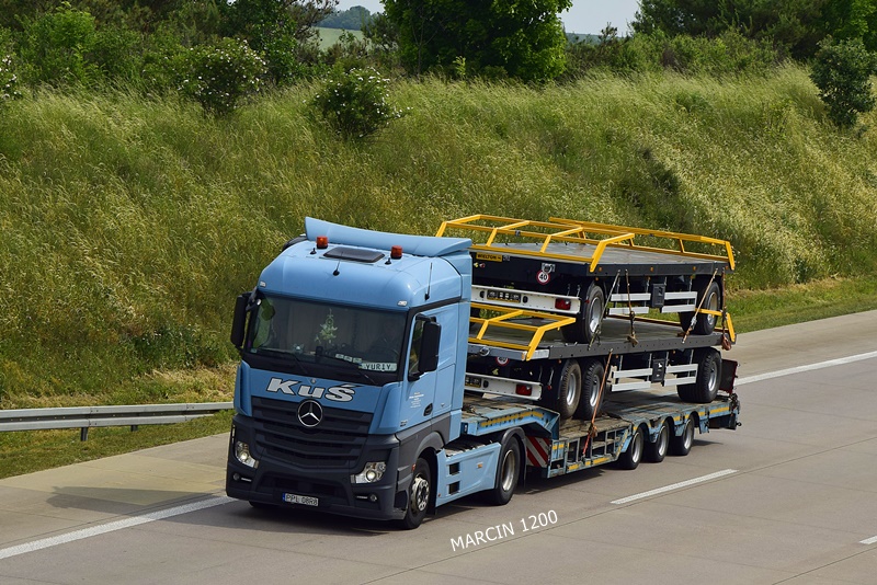 _DSC0096-crop-KUŚ-Mercedes-Benz Actros MP4.JPG