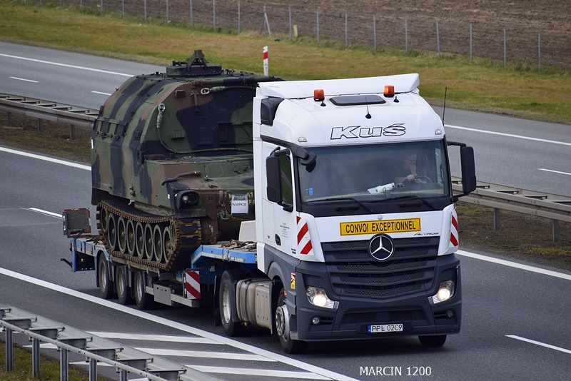 _DSC9737-crop-KUŚ-Mercedes-Benz Actros MP4.JPG