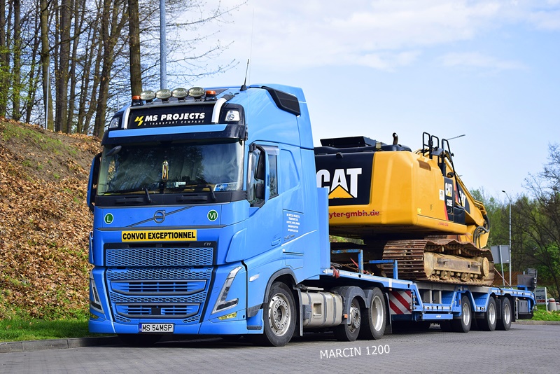 _DSC3818 MS PROJECTS-crop-VOLVO FHV.JPG