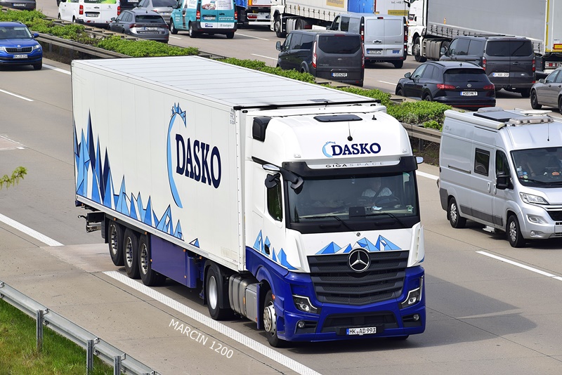 _DSC4645 DASKO-crop-ACTROS MPV.JPG