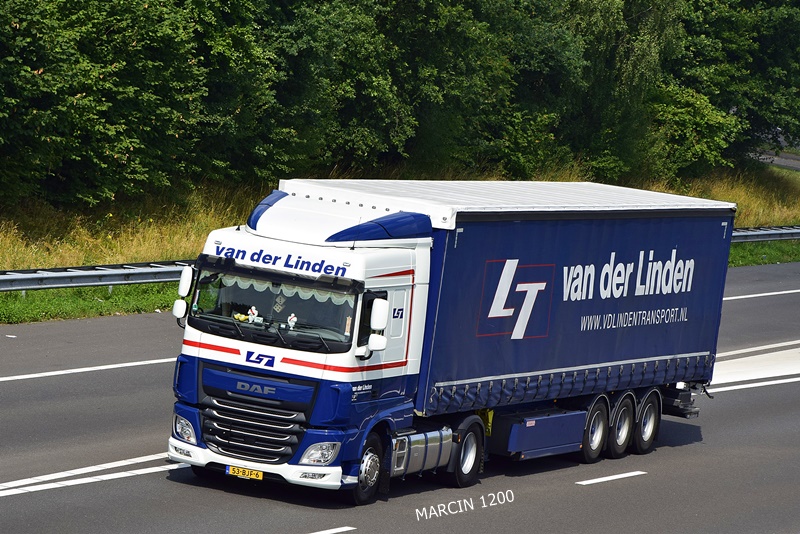 _DSC5168-crop-VAN DER LINDEN-DAF XF 106.JPG