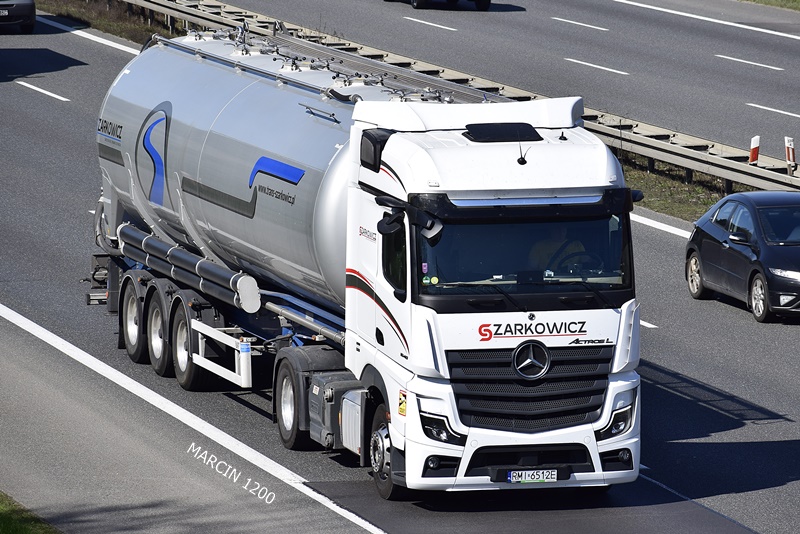 _DSC3689 SZARKOWICZ-crop-Mercedes-Benz ActrosL MP5.JPG