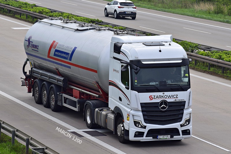_DSC4212 SZARKOWICZ-crop-Mercedes-Benz ActrosL MP5.JPG