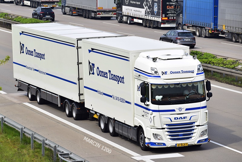 _DSC4545 OOMEN TRANSPORT-crop-DAF XF 106 II - 25,25m.JPG