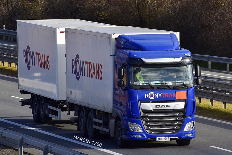 _DSC0500 RONY TRANS-crop-DAF XF 106 II.JPG