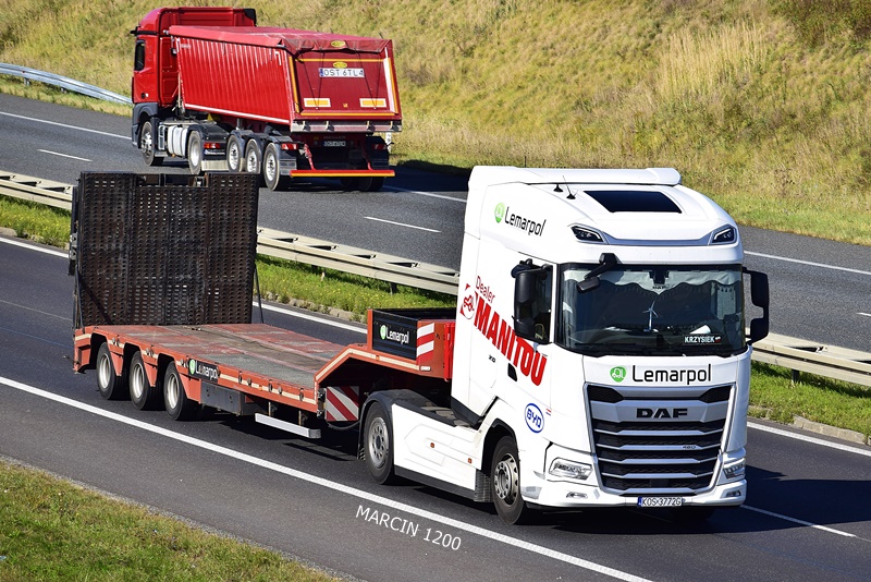 _DSC00011 (2073)-crop-Manitou-DAF XG-LEMARPOL.JPG