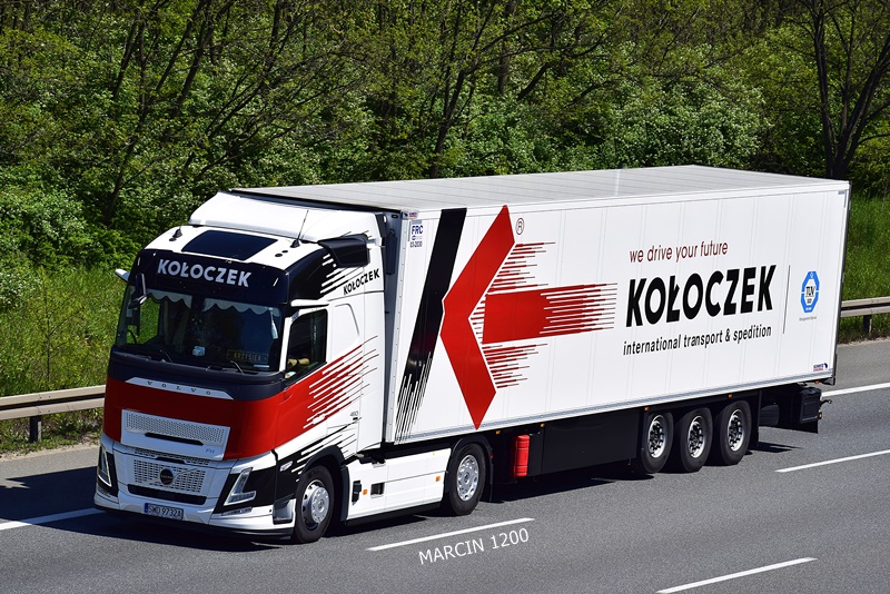 _DSC5825 KOŁOCZEK-crop-VOLVO FH AERO.JPG