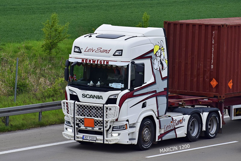 _DSC4018 Leiv Sand-crop-SCANIA R NG V8.JPG