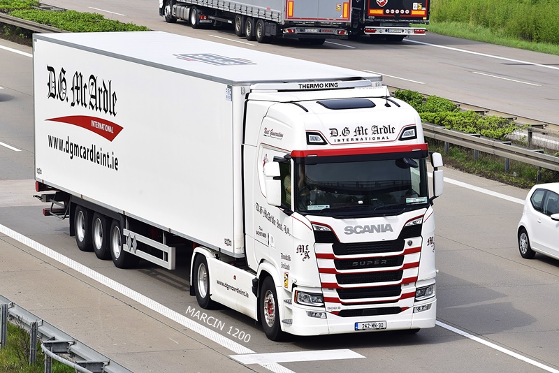 _DSC4617 DG McArdle-crop-SCANIA S500.JPG