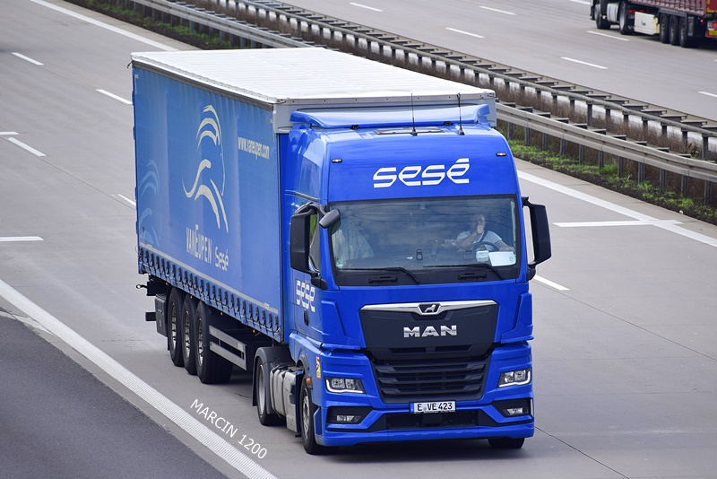 _DSC5032 SESE-crop-MAN TGX II.JPG