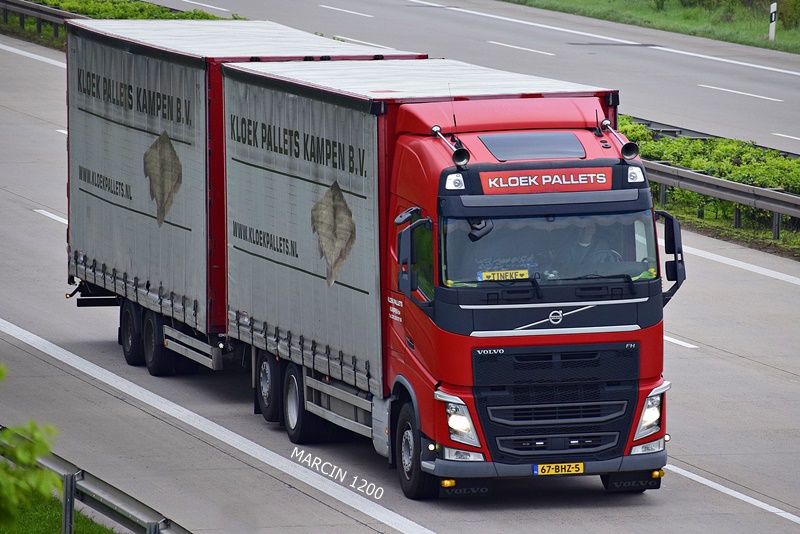_DSC3856 KLOEK PALLETS-crop-VOLVO FHIV.JPG