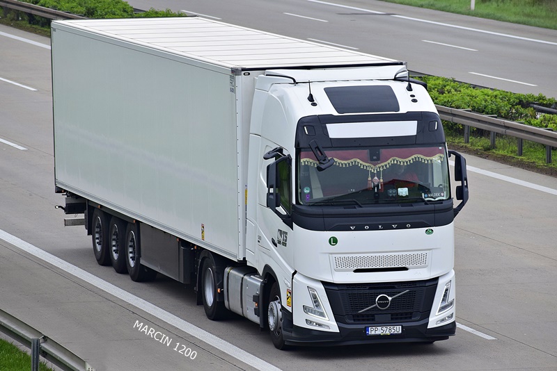 _DSC4070 TS TRANSPIL-crop-VOLVO FH AERO.JPG