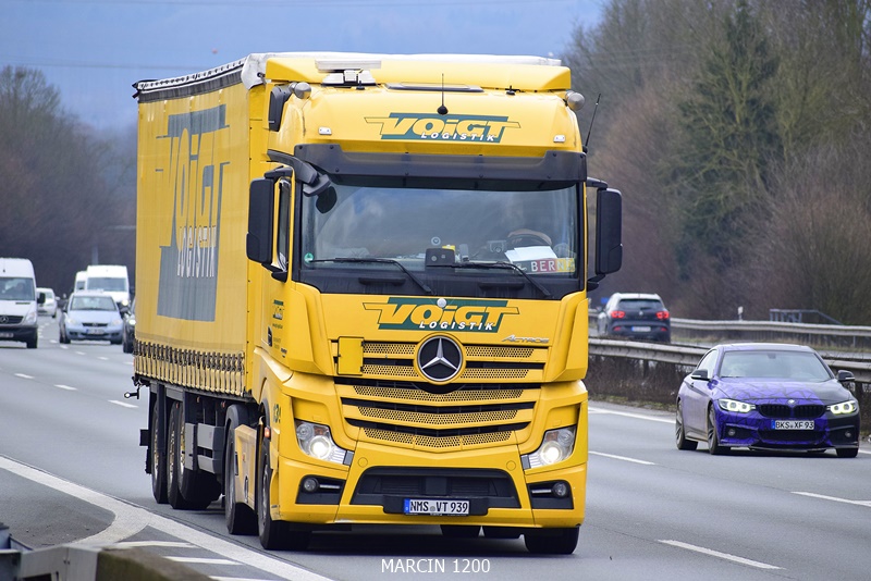 _DSC1265 VOIGT LOGISTIK-crop-ACTROS MPIV.JPG