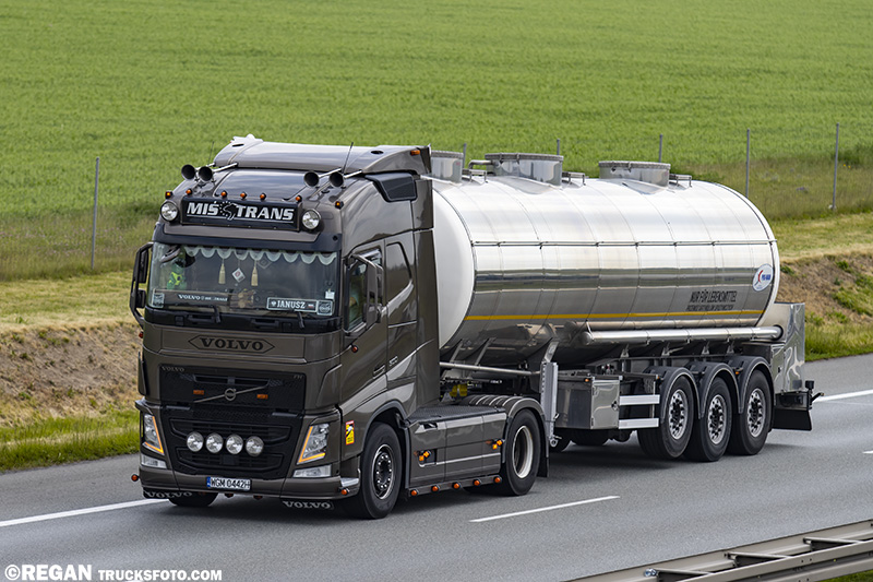 Volvo FH4 - MIś Trans.jpg