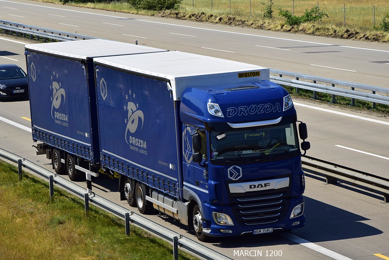 _DSC9557-crop-DROZDA-DAF XF 106 II.JPG