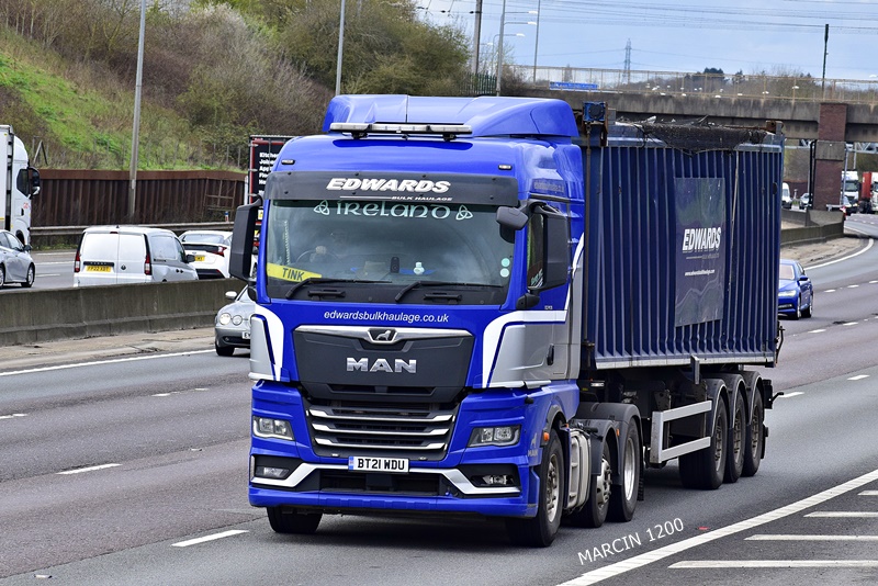 _DSC0623-crop-EDWARDS-MAN TGX II.JPG