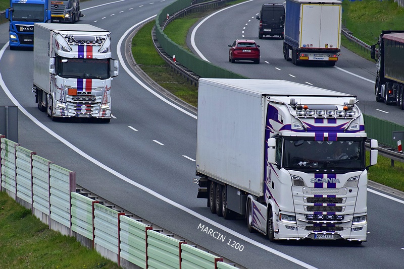 _DSC3639-crop-MAR TRANS-SCANIA S - DAF XG.JPG