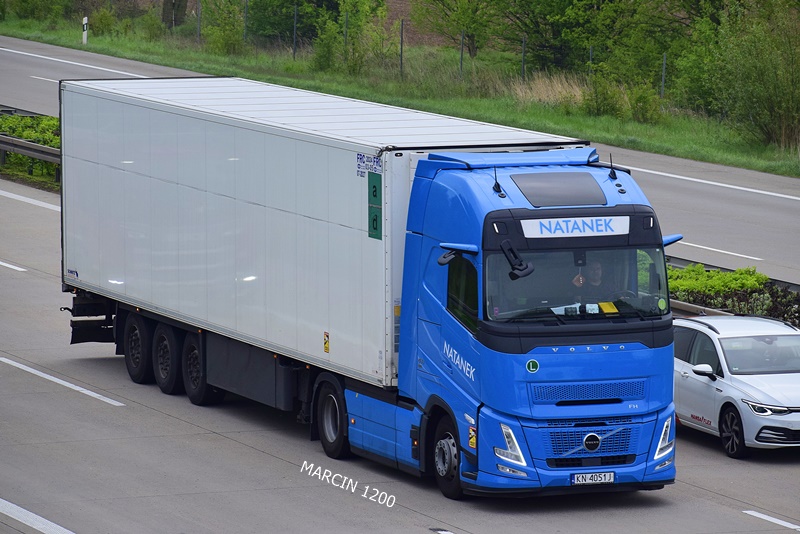 _DSC3862 NATANEK-crop-VOLVO FH AERO.JPG