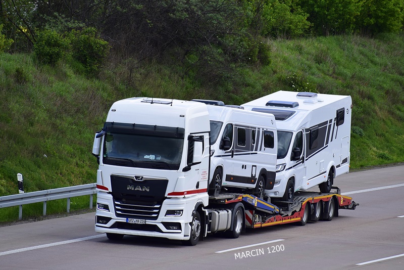 _DSC1722 HOFMANN-crop-MAN TGX II.JPG