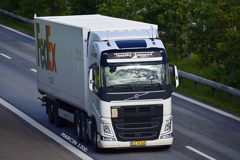 _DSC4313 TAARNBY TRANSPORT-crop-VOLVO FHIV.JPG