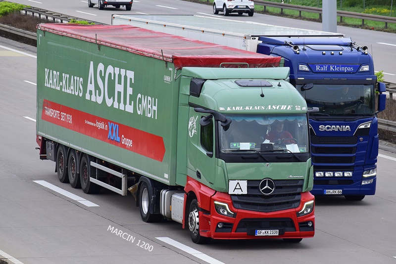 _DSC5343 KARL-KLAUS ASCHE-crop-Mercedes-Benz Actros MP5.JPG