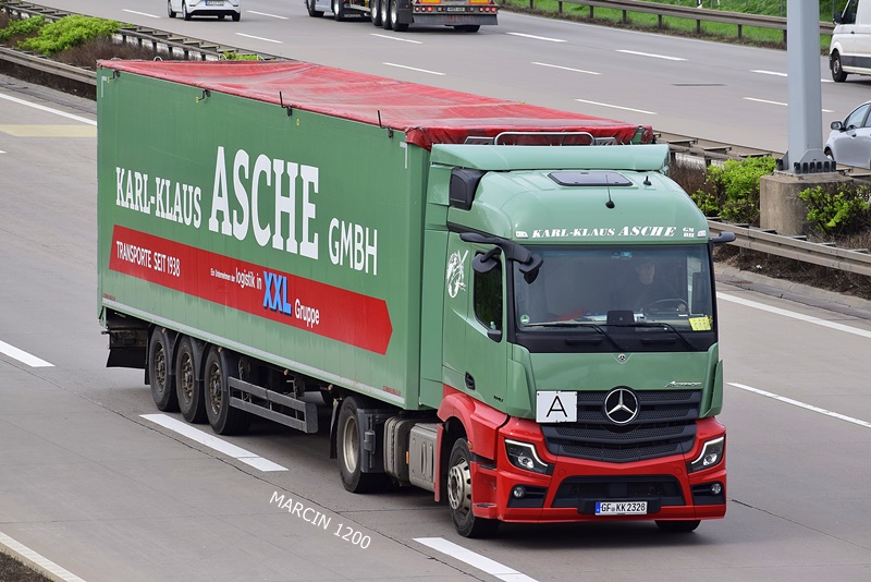 _DSC5673 KARL-KLAUS ASCHE-crop-Mercedes-Benz Actros MP5.JPG