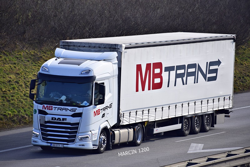 _DSC2109 MB TRANS-crop-DAF XF.JPG